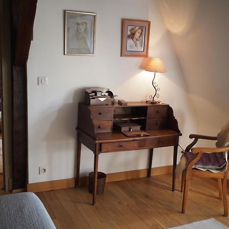 فندق Manoir Du Rouvre Mettray الغرفة الصورة